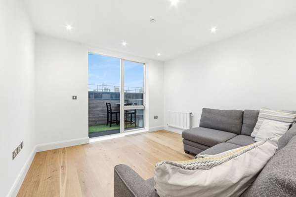 Flat Barry Blandford Way in Greater London