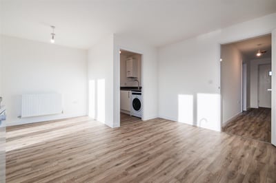 House Petersmiths Close in Ollerton and Boughton