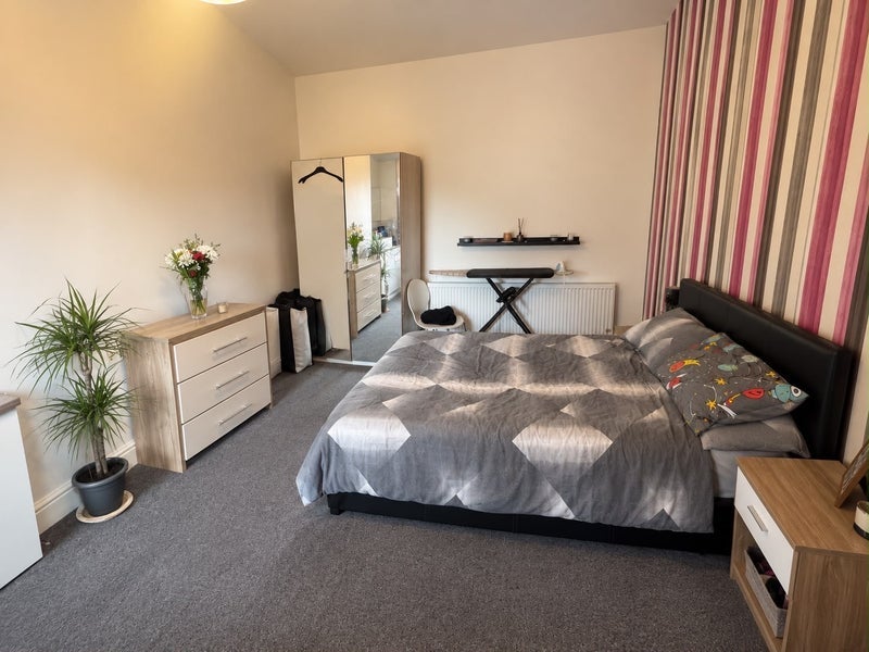 Room Upper Chorlton Road in Manchester