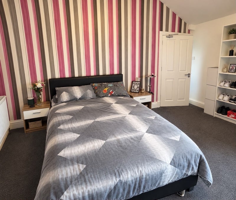 Room Upper Chorlton Road in Manchester