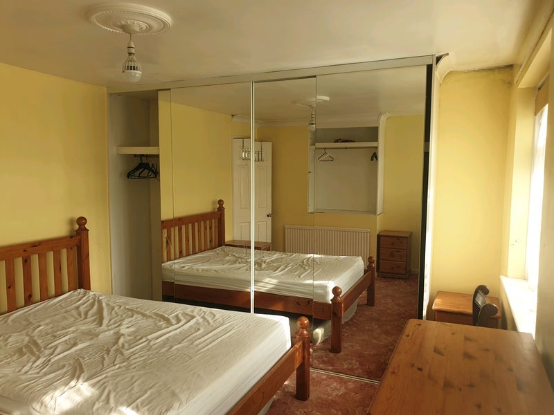 Room Waldegrave in Basildon