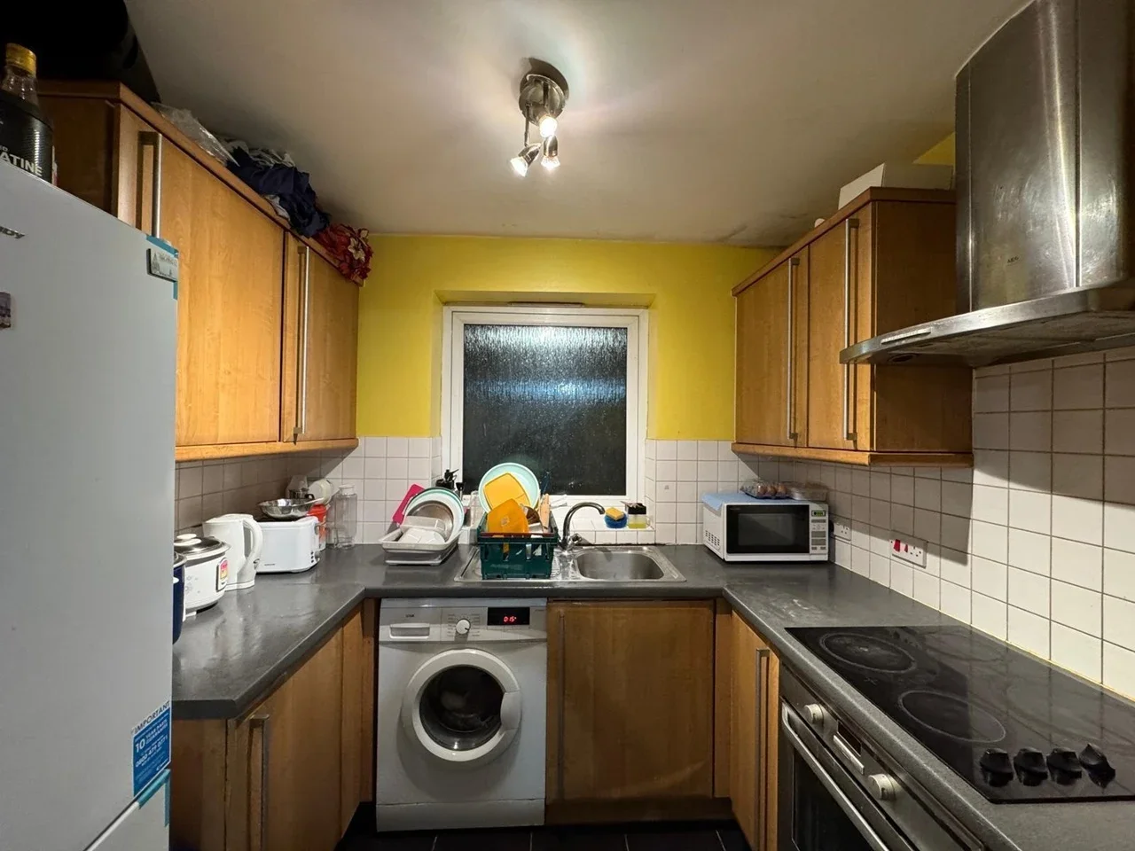Room Chamberlain Close in Greater London