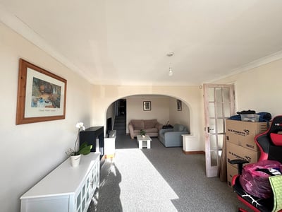 House Woodleigh Close in Exeter