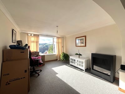 House Woodleigh Close in Exeter