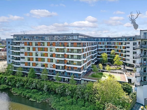 Flat Court Yard in Greater London