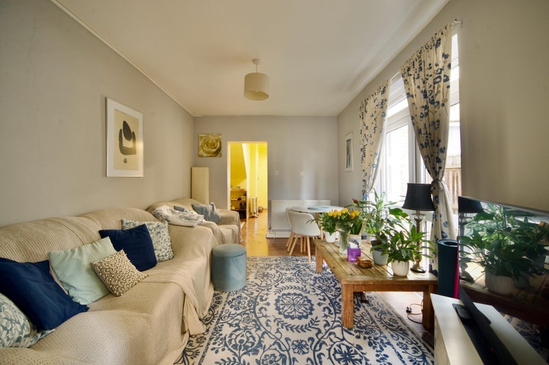 Room Newport Road in Greater London