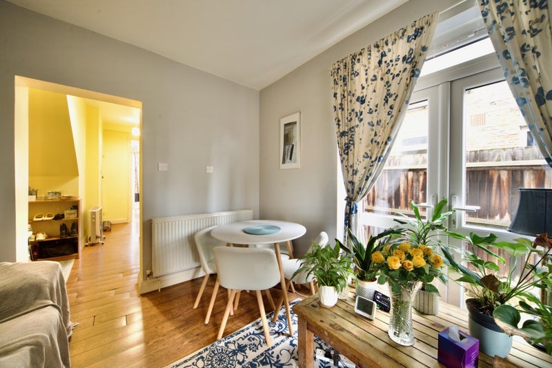 Room Newport Road in Greater London