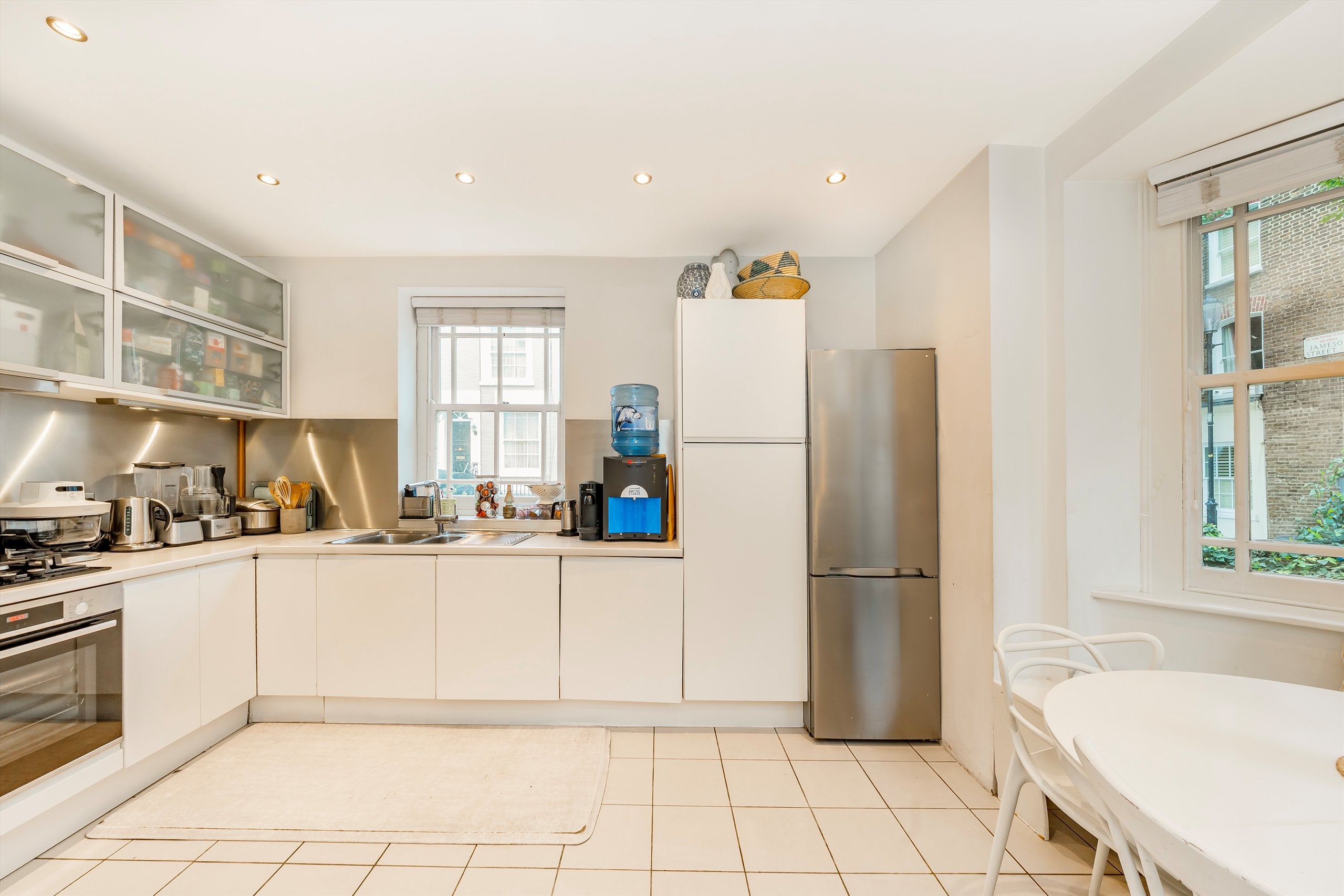 House Hillgate Place in Greater London