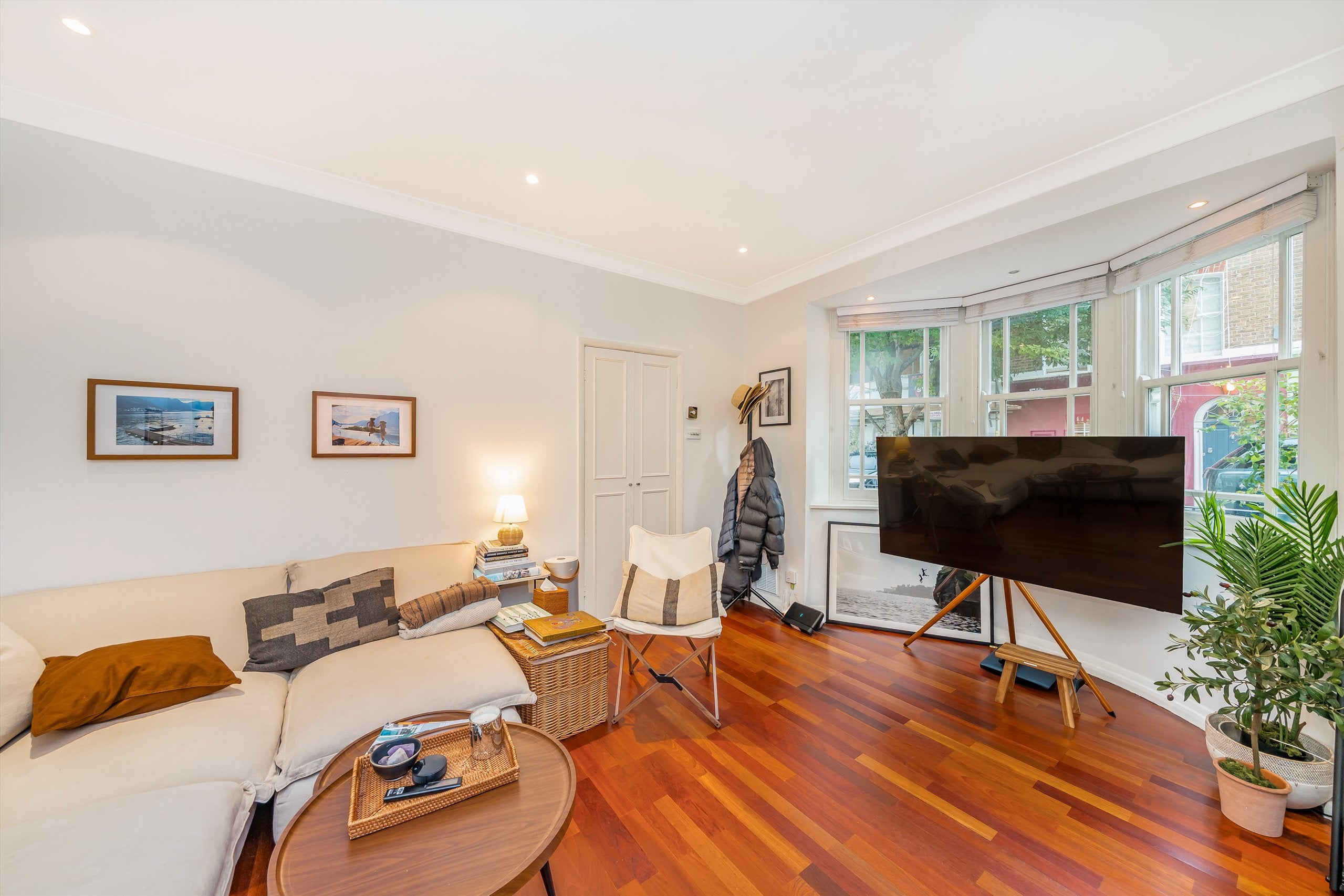 House Hillgate Place in Greater London