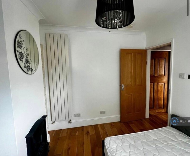 Room Mill Road in Greater London