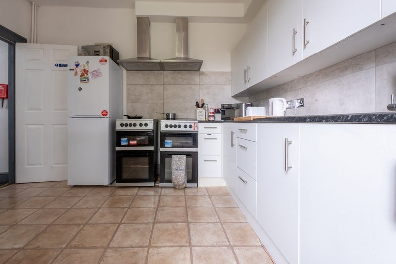 Room New Cross Road in Greater London