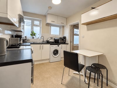 Room Hughenden Road in High Wycombe
