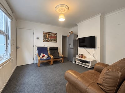Room Hughenden Road in High Wycombe