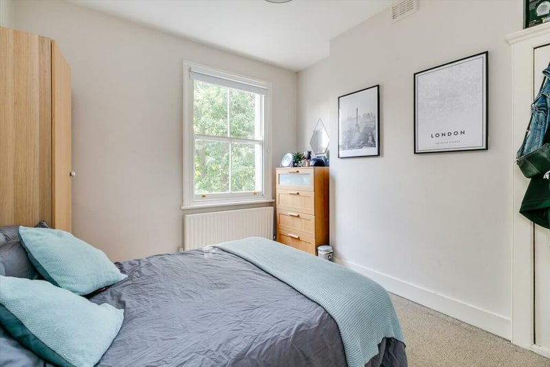 Room Mayflower Road in Greater London