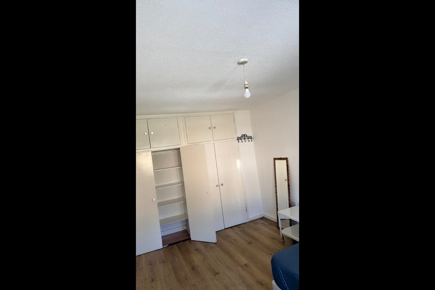 Room Queen's Road in Greater London
