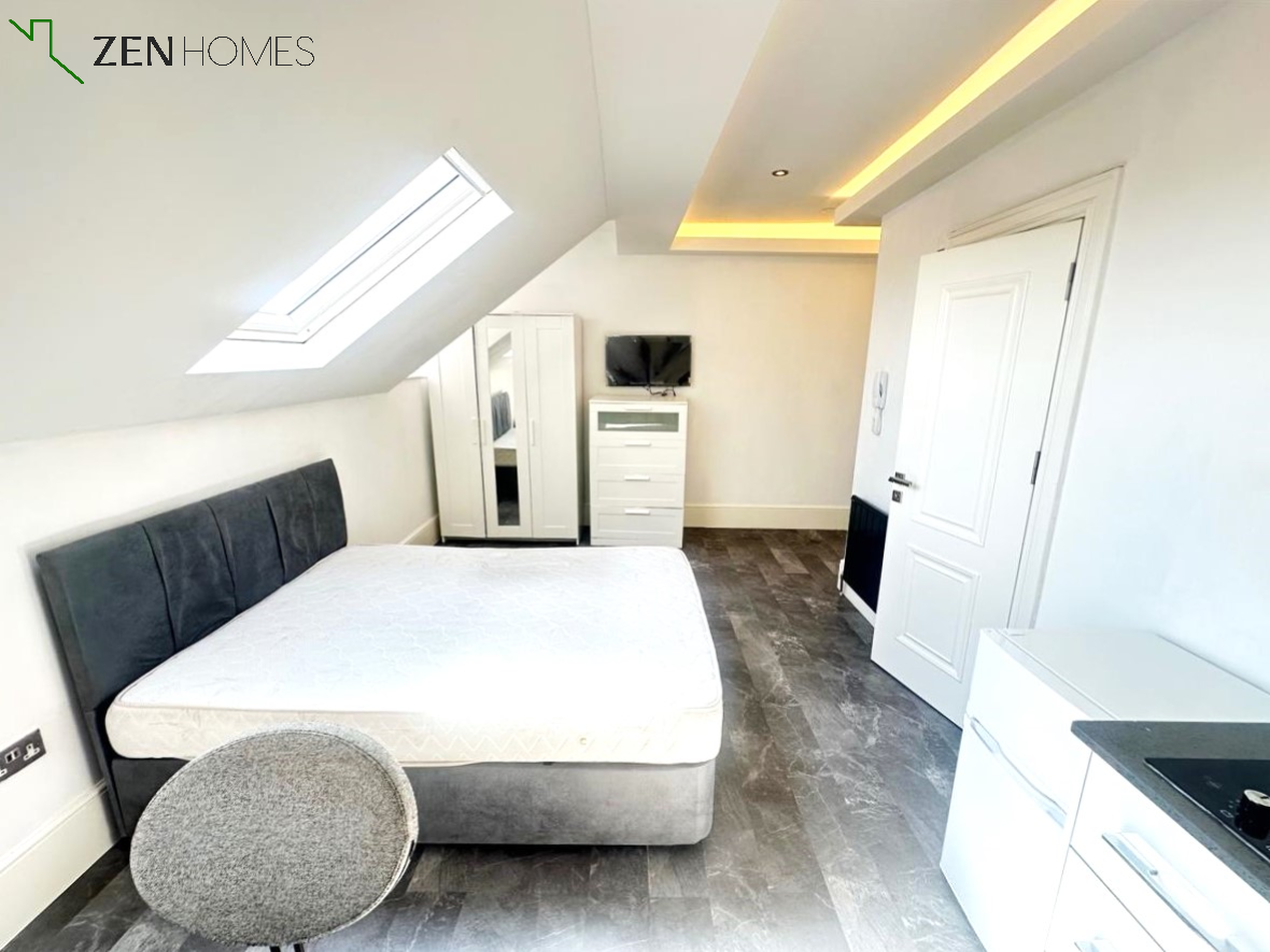 Room Arthur Road in Greater London