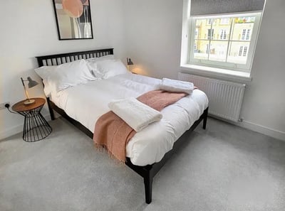 Flat Eton Court in Eton