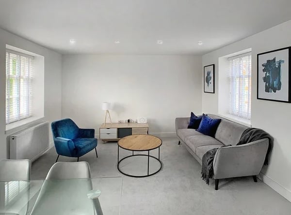 Flat Eton Court in Eton