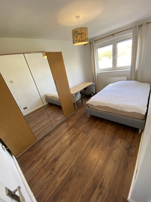 Room Tilford Gardens in Greater London