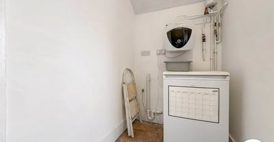 Flat Bryant Road in Strood