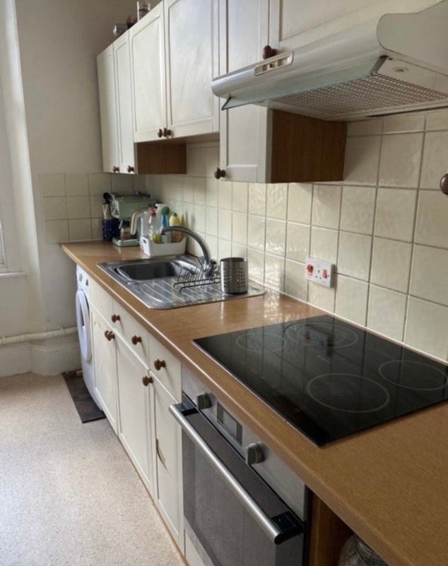 Room Elmgrove Road in Bristol
