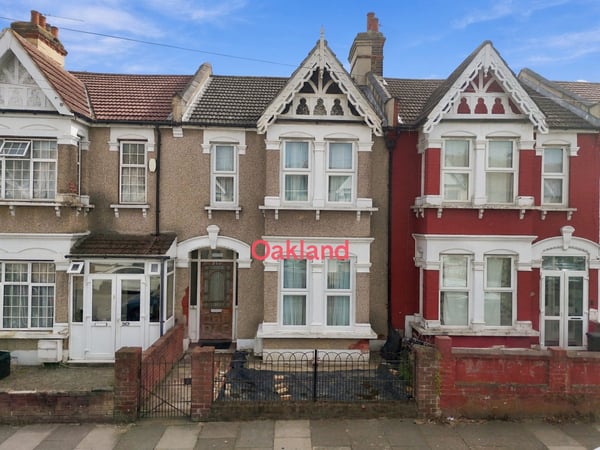 House Mortlake Road in Greater London