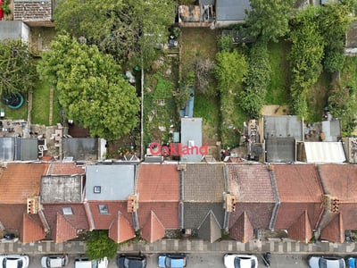 House Mortlake Road in Greater London