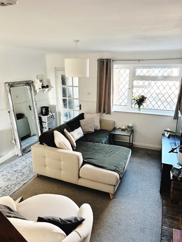 Room Beechbank Avenue in Poole