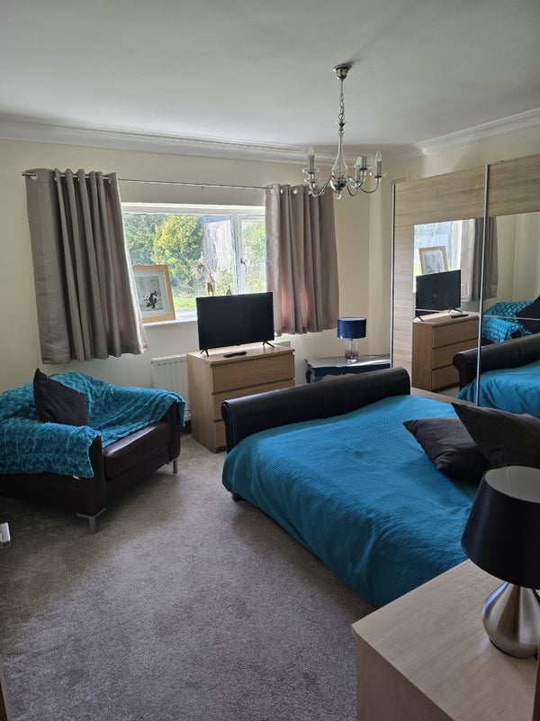 Room East View Road in Birmingham