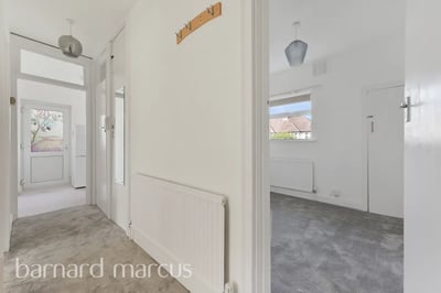 Flat Manor Green Road in Epsom and Ewell