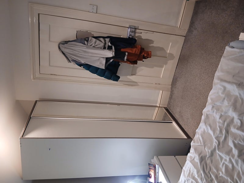 Room Thorncliffe Road in Greater London