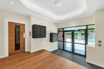 Flat The Bourne in Greater London