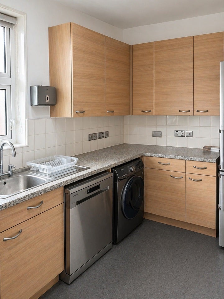 Flat Dalgarno Gardens in Greater London