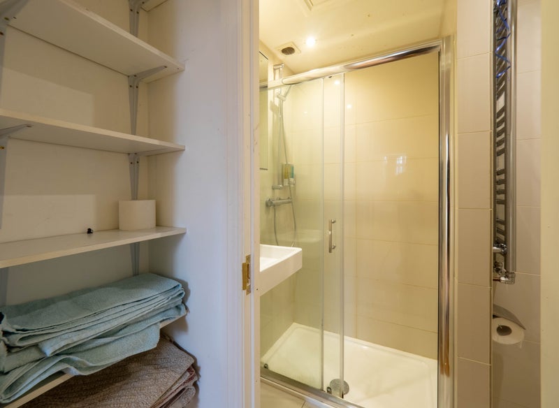 Flat Gloucester Terrace in City of Westminster