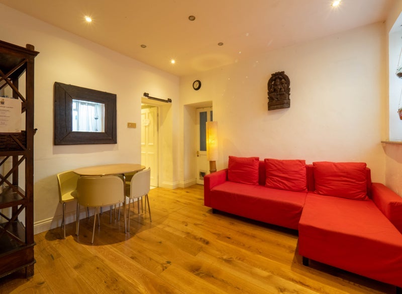 Flat Gloucester Terrace in City of Westminster
