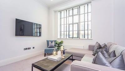 Flat Cawdor Crescent in Greater London