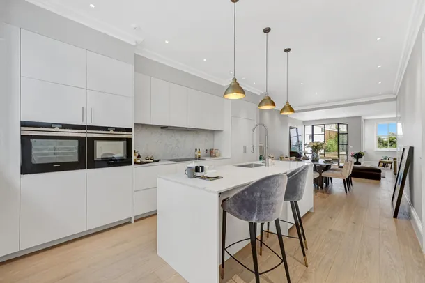 House Chalcot Crescent in Greater London