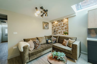 Room Heeley Road in Birmingham