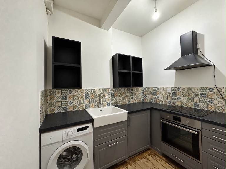 Flat Bothwell Street in City of Edinburgh