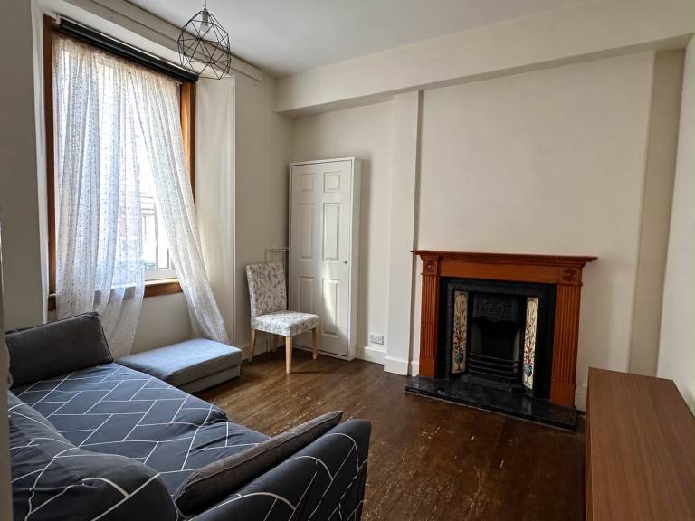 Flat Bothwell Street in City of Edinburgh