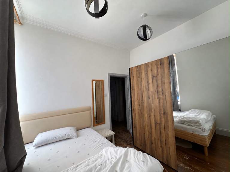 Flat Bothwell Street in City of Edinburgh