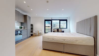 Flat Great West Road in Greater London