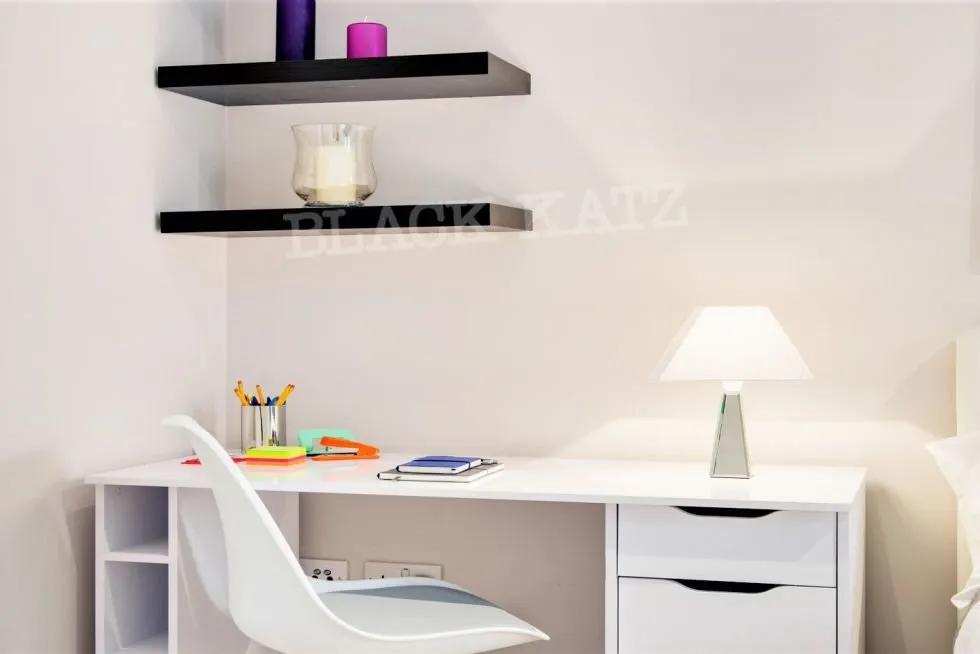 Flat Canfield Place in Greater London
