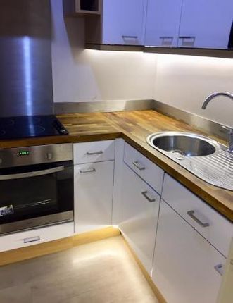 Flat Canfield Place in Greater London