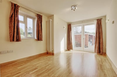 Flat Hawthorn Way in Cambridge