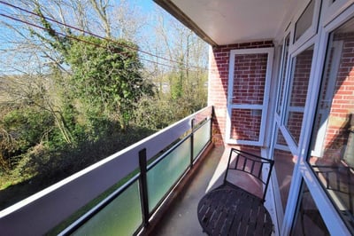 Room Hawe Close in Canterbury