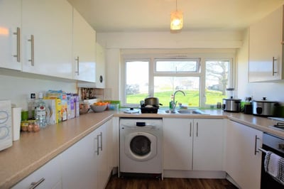 Room Hawe Close in Canterbury