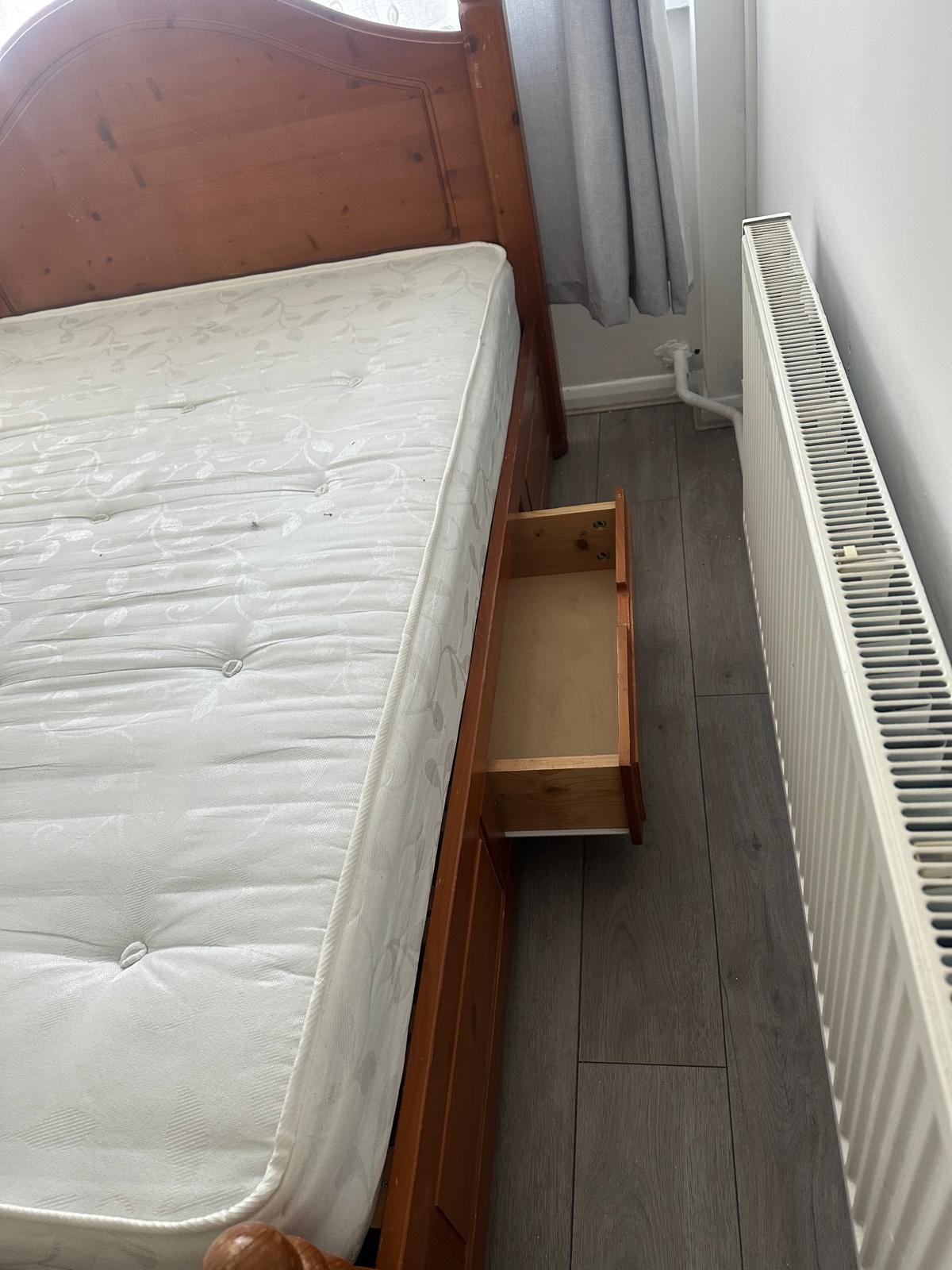 House Dehavilland Close in Greater London