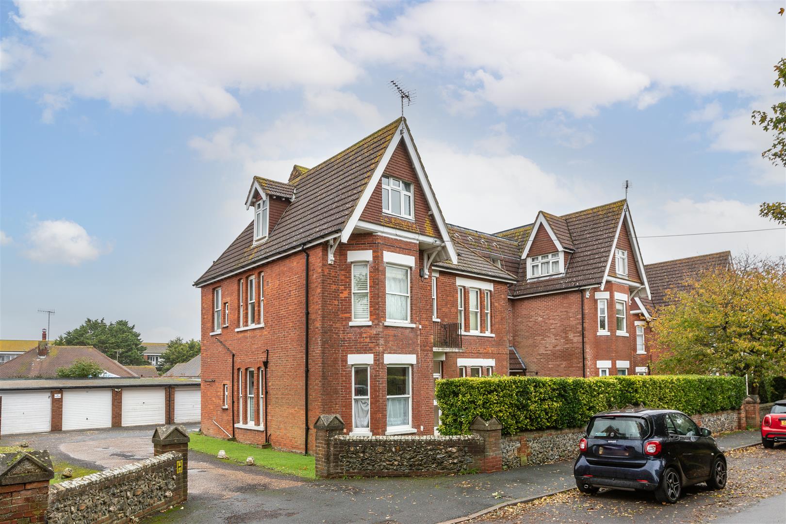 Flat Claigmar Road in Arun