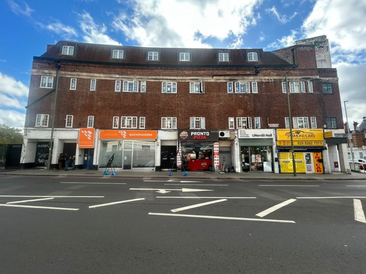 Flat Cheyne Walk in Greater London